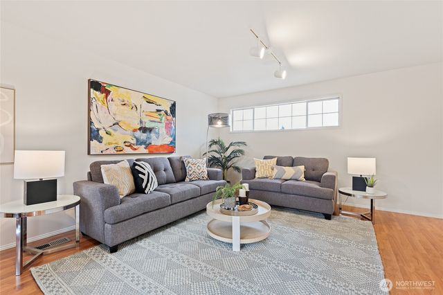 21427 129th Place SE, Kent, WA 98031