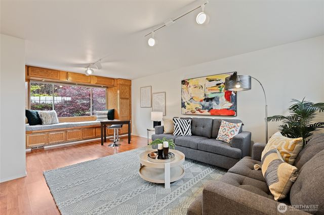 21427 129th Place SE, Kent, WA 98031