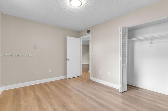 2690 W 76th St 104, Hialeah, FL 33016