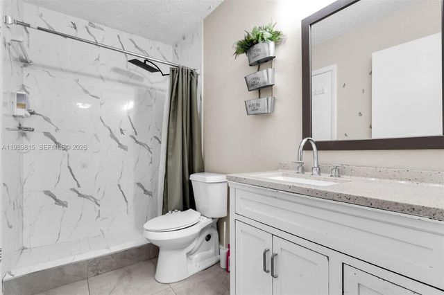 2690 W 76th St 104, Hialeah, FL 33016