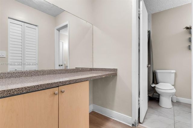 2690 W 76th St 104, Hialeah, FL 33016