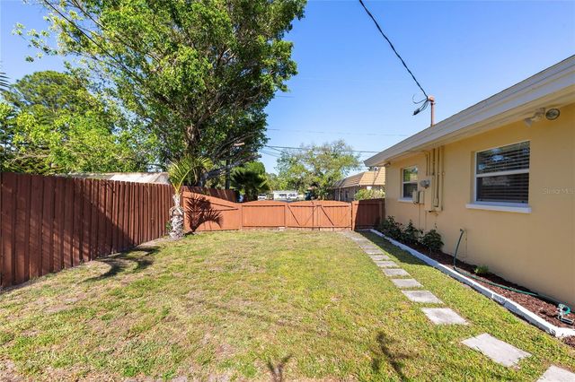 1110 VARONA, Belleair, FL 33756