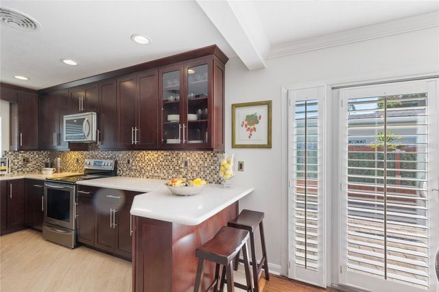 1110 VARONA, Belleair, FL 33756