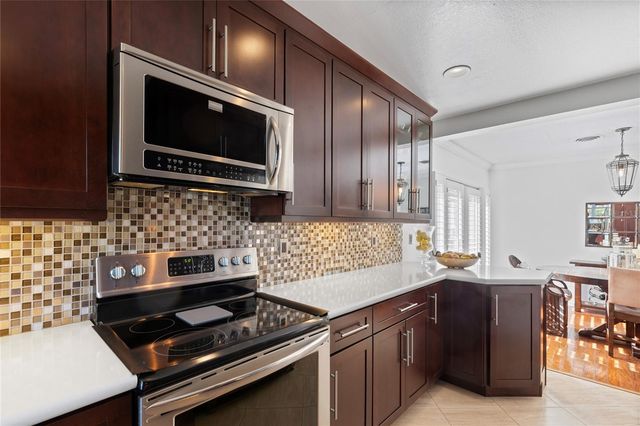 1110 VARONA, Belleair, FL 33756