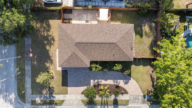 1110 VARONA, Belleair, FL 33756