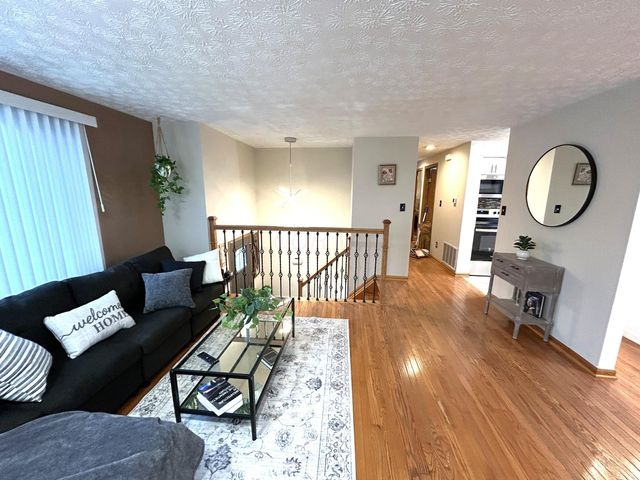 2696 Southridge Drive, Columbus, OH 43224