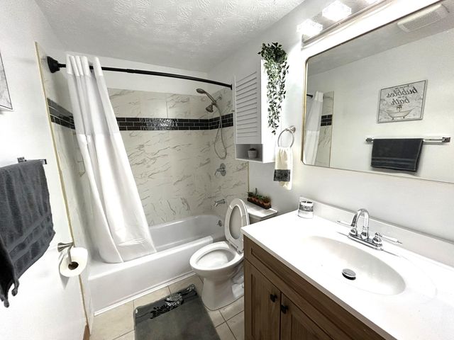 2696 Southridge Drive, Columbus, OH 43224