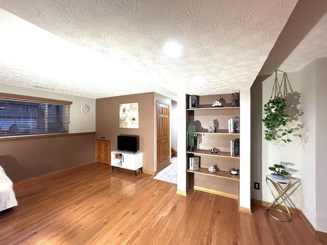 2696 Southridge Drive, Columbus, OH 43224