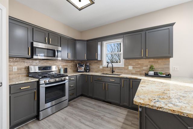 5484 Bear Creek Pass, Auburn, IN 46706