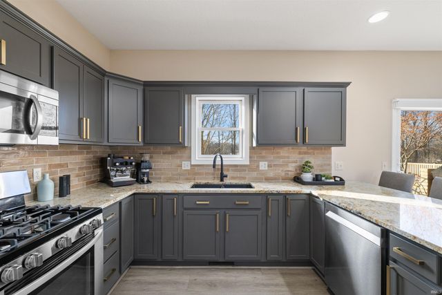 5484 Bear Creek Pass, Auburn, IN 46706