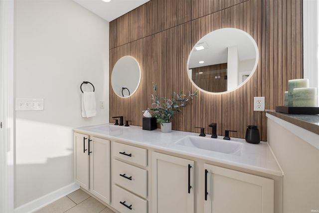 5484 Bear Creek Pass, Auburn, IN 46706