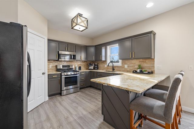 5484 Bear Creek Pass, Auburn, IN 46706