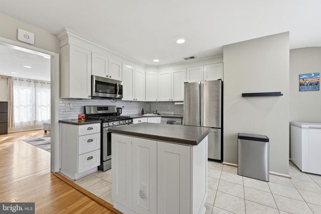 5826 WESTWATER CT, Centreville, VA 20121