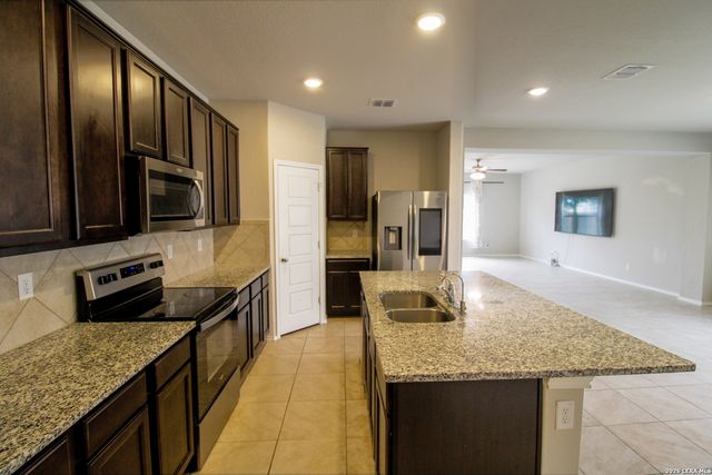 4705 CAMBRIDGE PARK, Converse, TX 78109