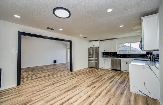 17114 Barcelona Drive, Friendswood, TX 77546