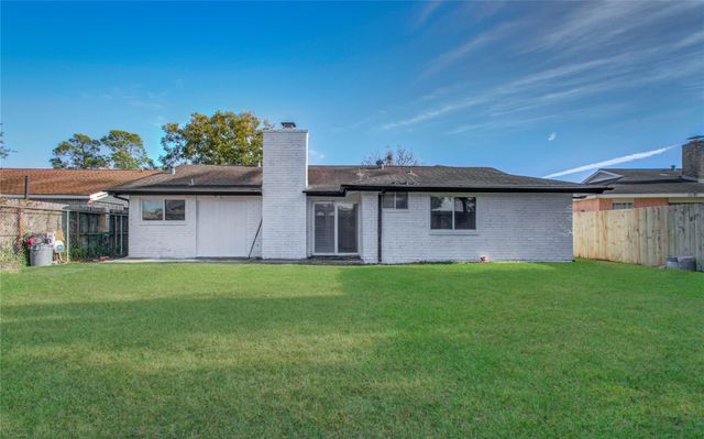 17114 Barcelona Drive, Friendswood, TX 77546
