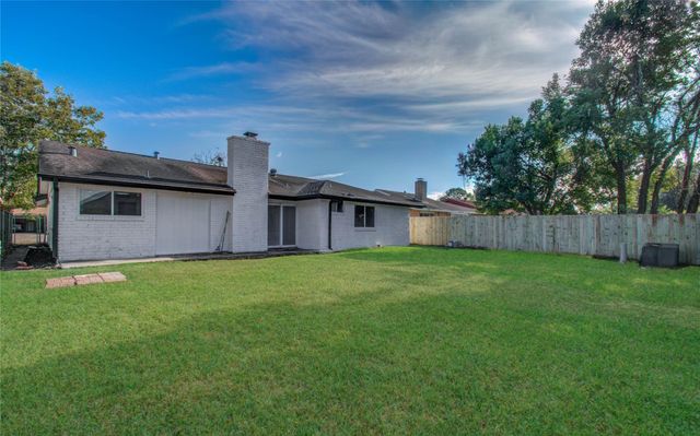 17114 Barcelona Drive, Friendswood, TX 77546