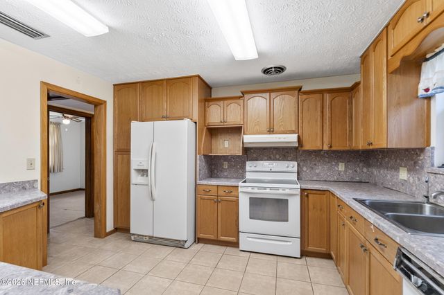 8636 ST PATRICK Lane, Jacksonville, FL 32216