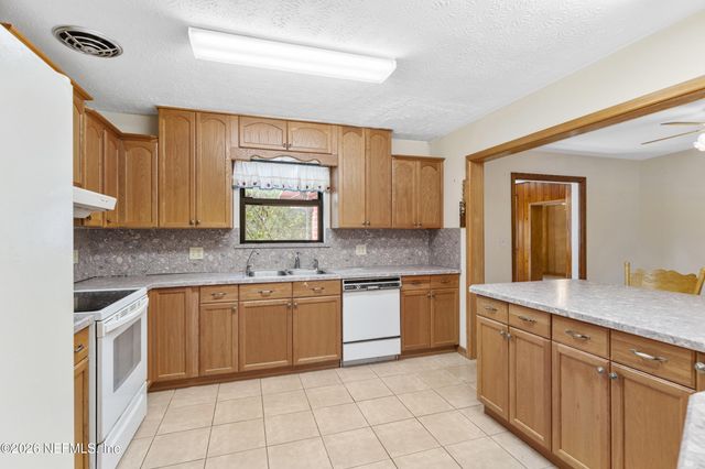 8636 ST PATRICK Lane, Jacksonville, FL 32216