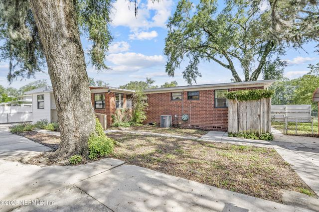 8636 ST PATRICK Lane, Jacksonville, FL 32216