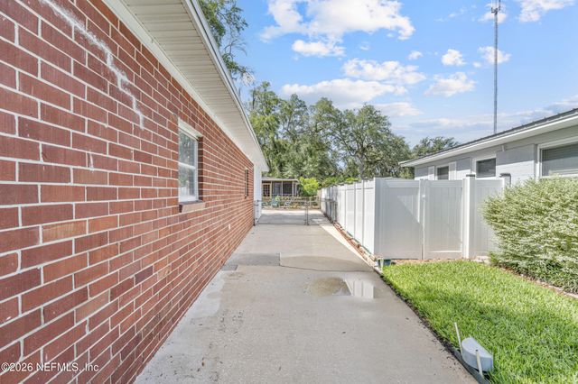 8636 ST PATRICK Lane, Jacksonville, FL 32216