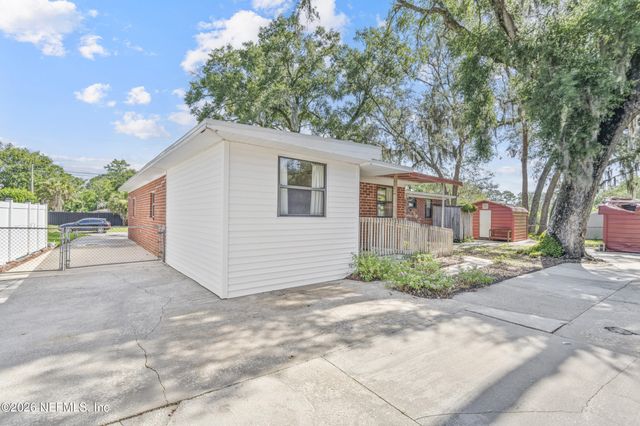 8636 ST PATRICK Lane, Jacksonville, FL 32216