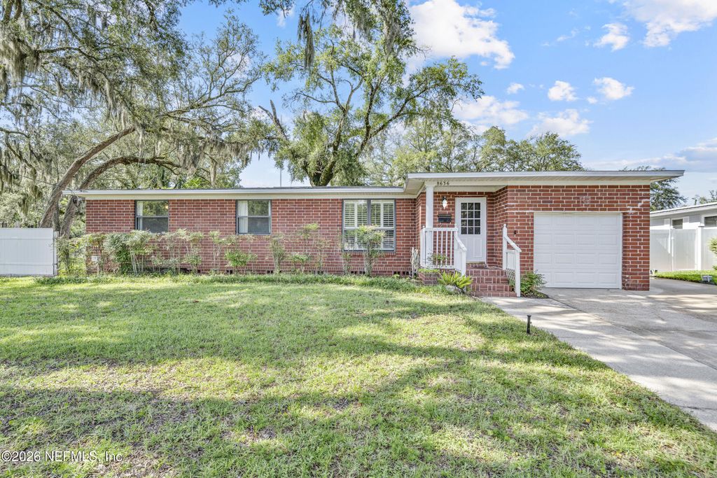 8636 ST PATRICK Lane, Jacksonville, FL 32216