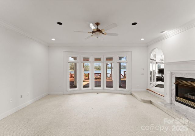 718 Eagle Point Court, Matthews, NC 28104