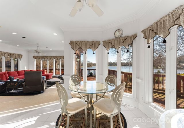 718 Eagle Point Court, Matthews, NC 28104