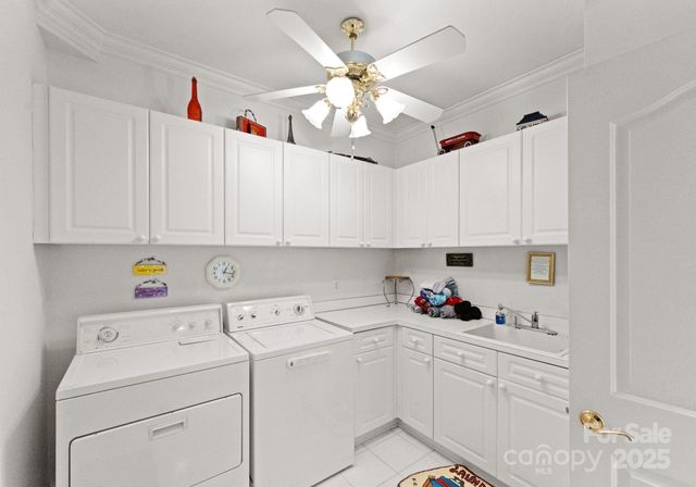 718 Eagle Point Court, Matthews, NC 28104