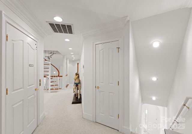 718 Eagle Point Court, Matthews, NC 28104