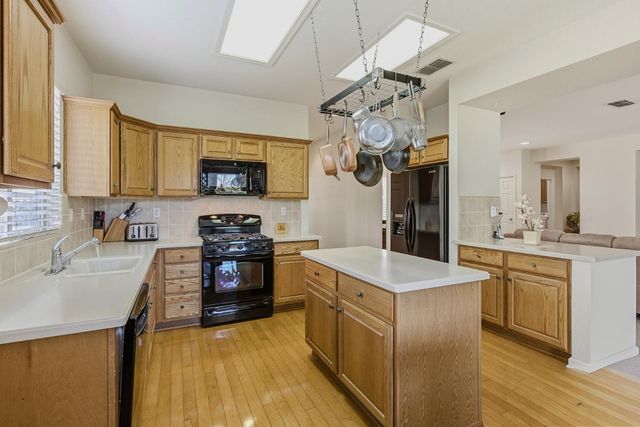 110 Northfield Ct, Lincoln, CA 95648