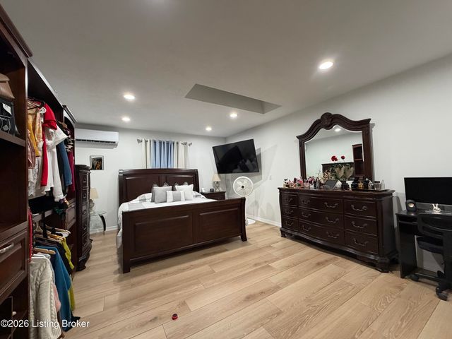 2515 Proctor Knott Dr, Louisville, KY 40218