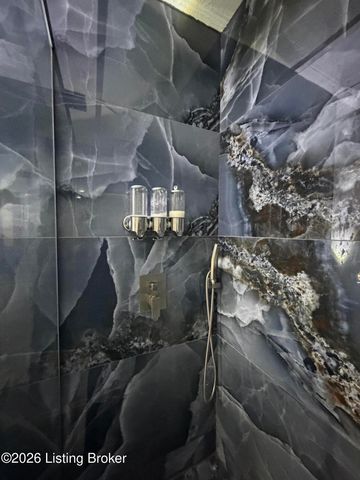 2515 Proctor Knott Dr, Louisville, KY 40218