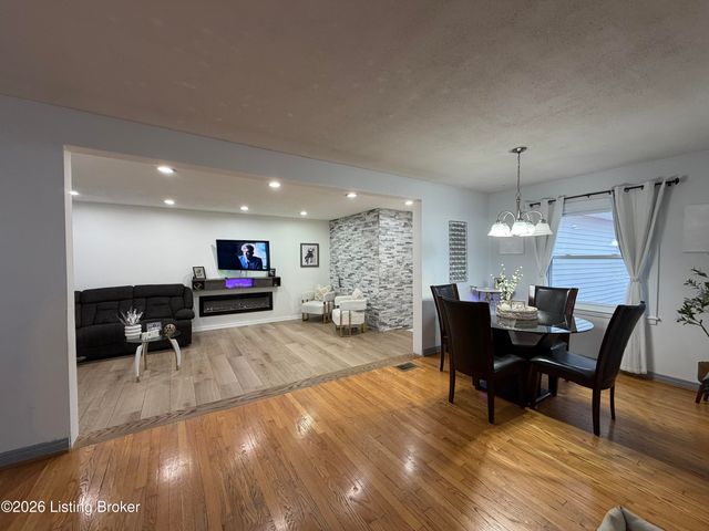 2515 Proctor Knott Dr, Louisville, KY 40218