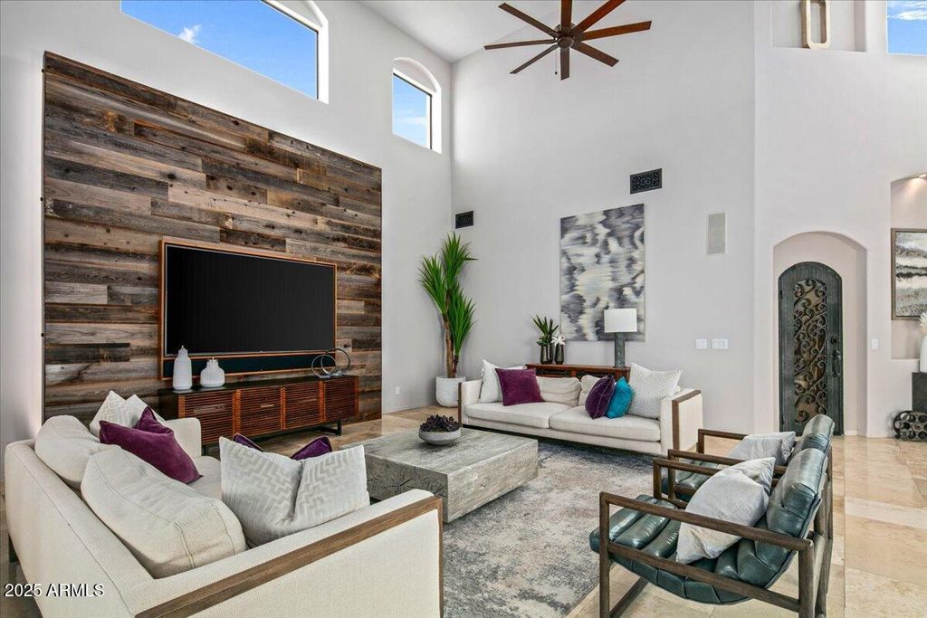 Image 10 of property listing at 33799 N 84TH Street, Scottsdale, AZ 85266