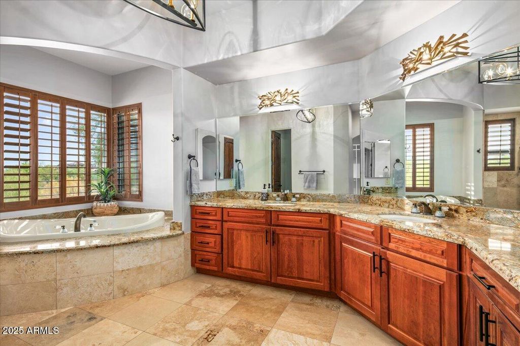 Image 25 of property listing at 33799 N 84TH Street, Scottsdale, AZ 85266