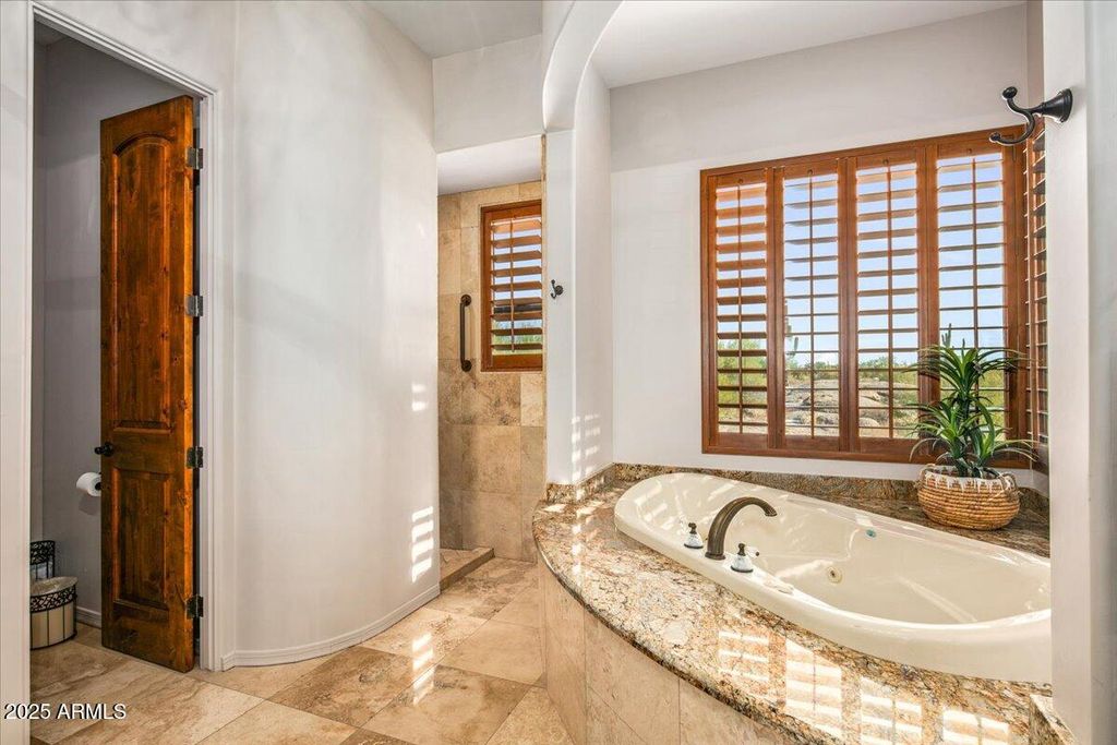 Image 26 of property listing at 33799 N 84TH Street, Scottsdale, AZ 85266