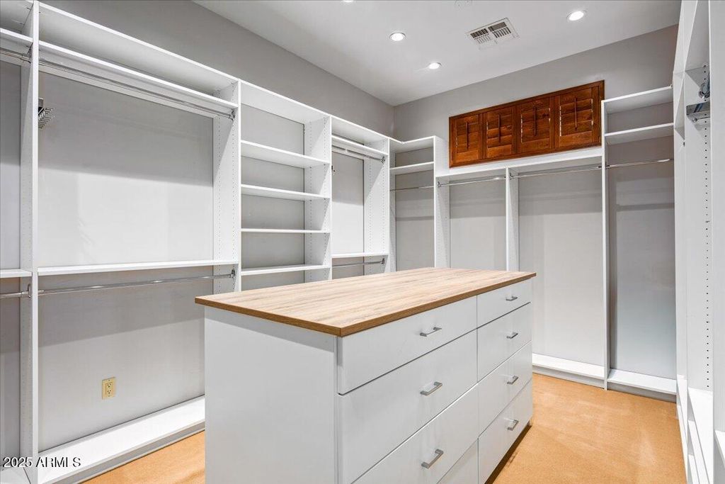 Image 27 of property listing at 33799 N 84TH Street, Scottsdale, AZ 85266