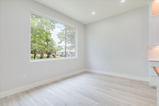 1215 Howard ST, Taylor, TX 76574