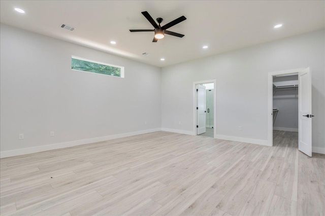 1215 Howard ST, Taylor, TX 76574