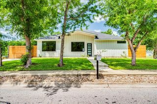 1215 Howard ST, Taylor, TX 76574