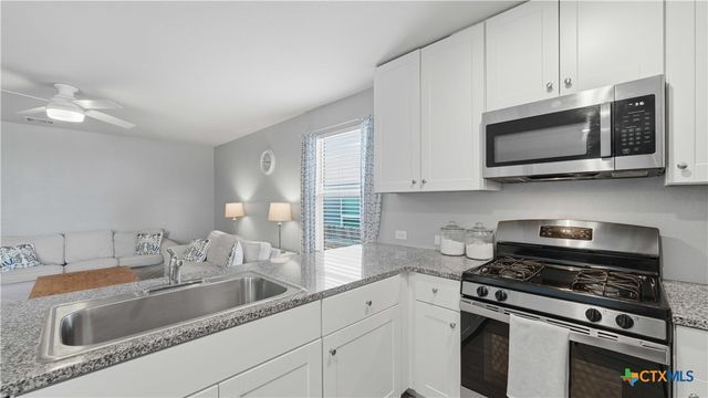 5359 Fair Moon Drive, Bulverde, TX 78163