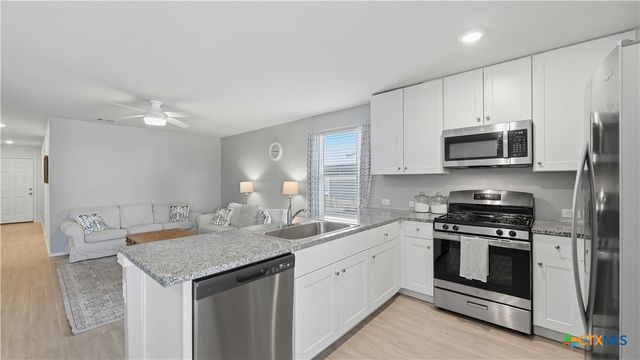 5359 Fair Moon Drive, Bulverde, TX 78163