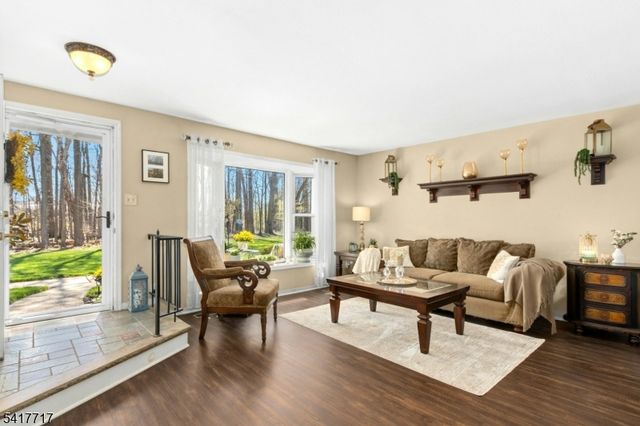 12 Maddaket Court, Scotch Plains Twp., NJ 07076