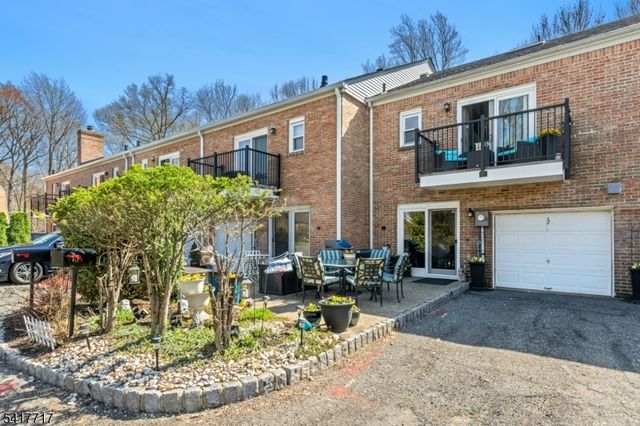 12 Maddaket Court, Scotch Plains Twp., NJ 07076