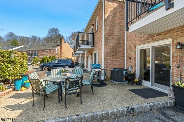 12 Maddaket Court, Scotch Plains Twp., NJ 07076