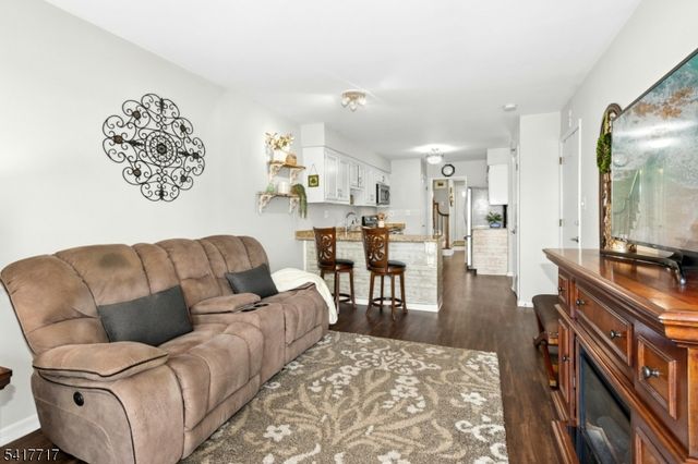 12 Maddaket Court, Scotch Plains Twp., NJ 07076