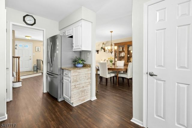 12 Maddaket Court, Scotch Plains Twp., NJ 07076