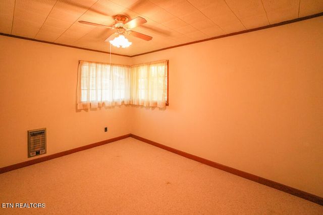 4305 Reed Rd, Louisville, TN 37777